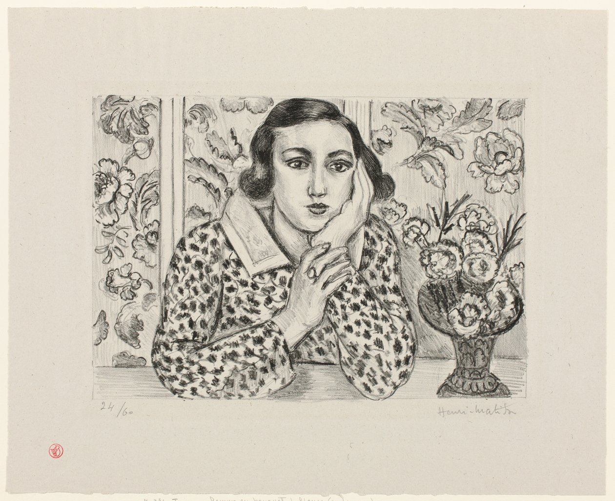 Ung flicka som lutar sig mot en blomsterdekorerad skärm av Henri Matisse