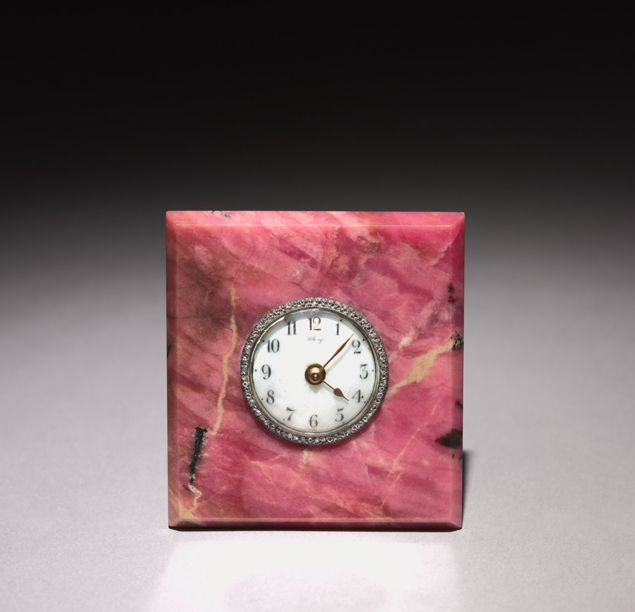 Ur, firma Peter Carl Fabergé (1846-1920), efter 1903 (rhodonit, silver, emalj, diamanter) av Henrik Wigstrom