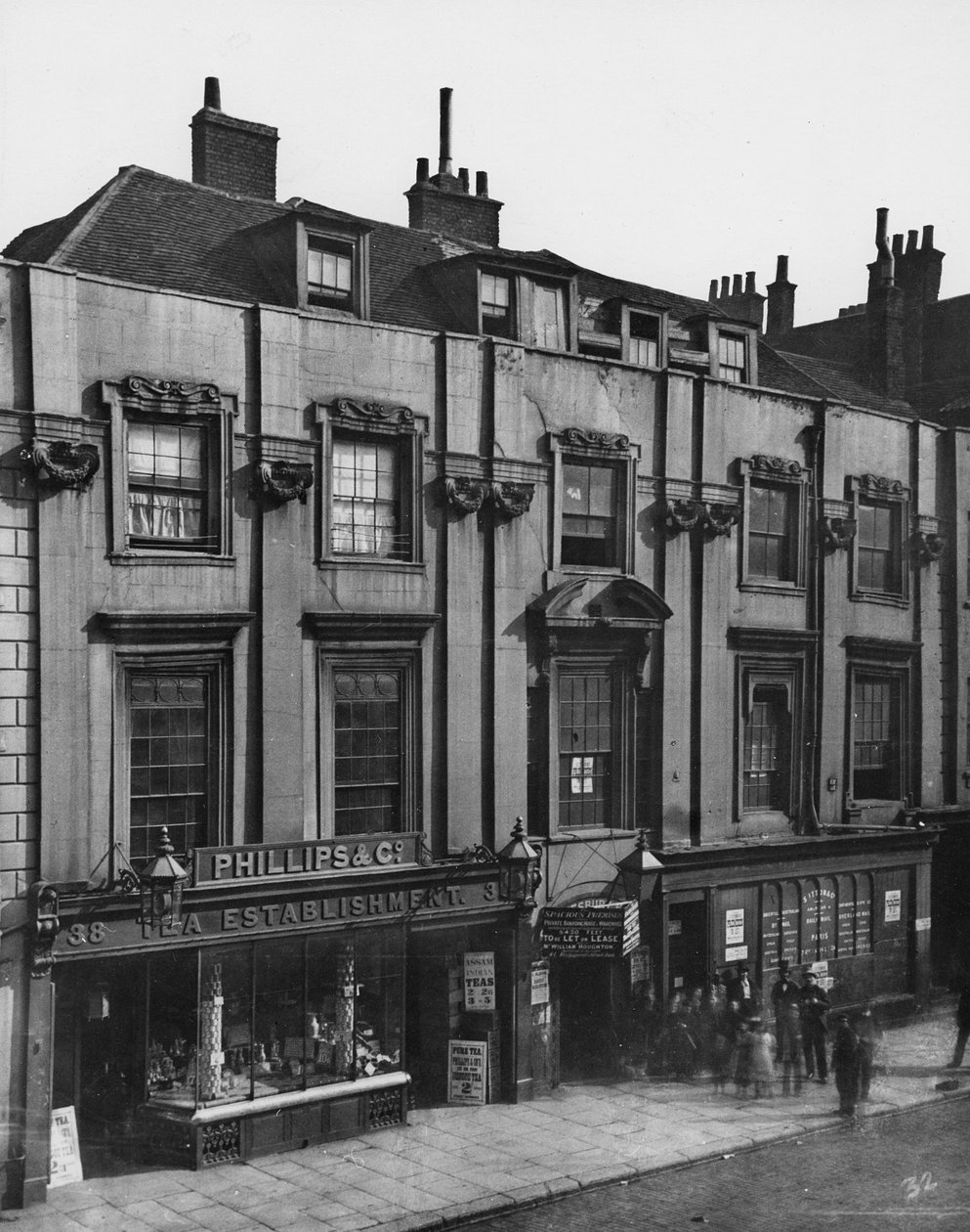 Shaftesbury House, Aldersgate Street, ca 1880 av Henry Dixon