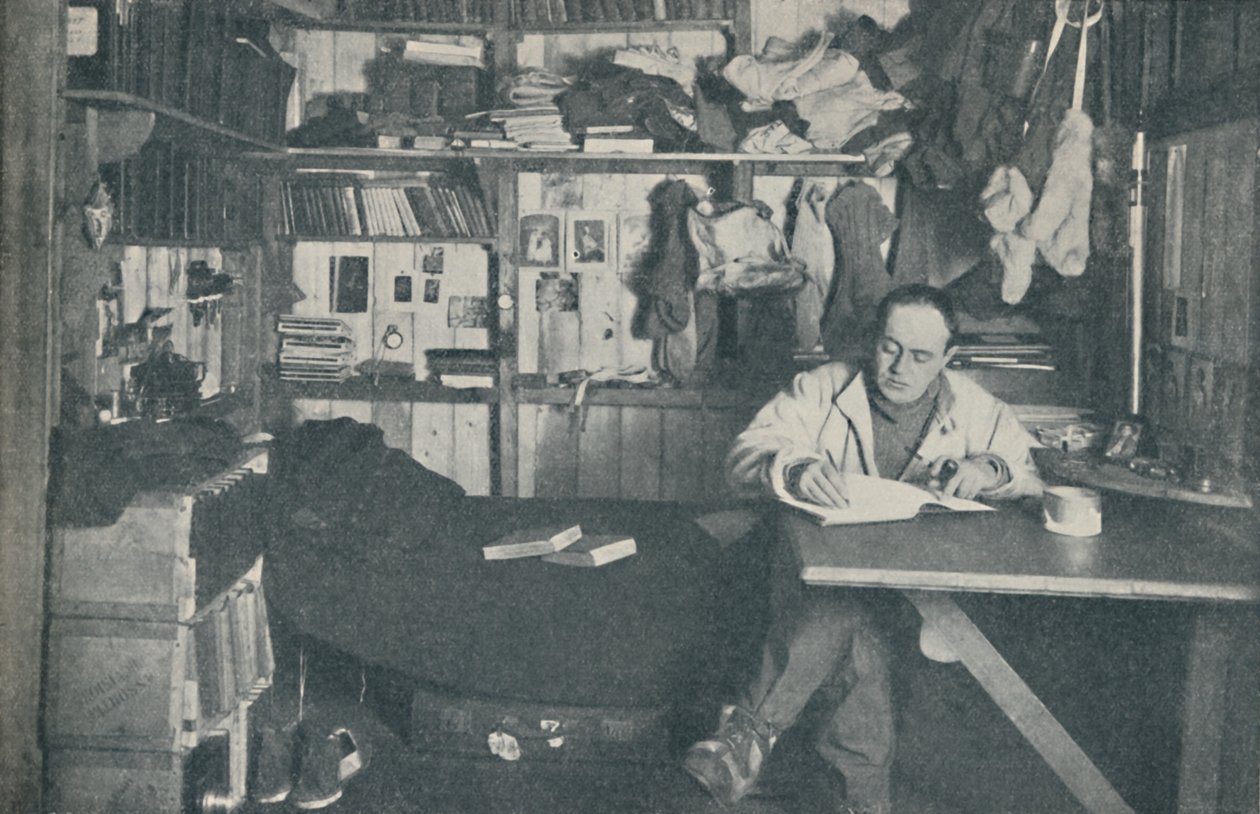Kapten R. F. Scott, R.N., skriver i sin dagbok, c1911, 1936. av Herbert Ponting