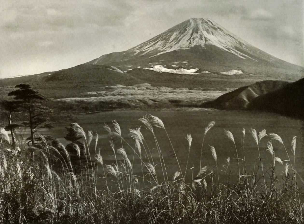 Fuji och Kaia-gräset, 1910. av Herbert Ponting