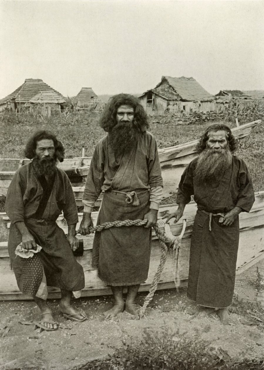 Happu Konno, Jägaren i centrum och två Ainu-fiskare, 1910. av Herbert Ponting