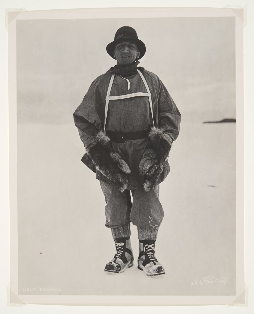 Lieut. Bowers under Terra Nova-expeditionen (1910-13) till Sydpolen (bromidtryck) av Herbert Ponting