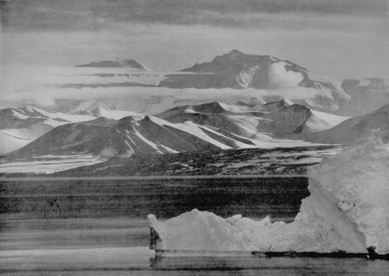 Telefotografi av Mount Lister Scarp, 10 februari 1911, 1913 av Herbert Ponting