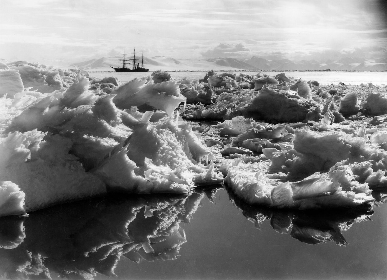 Terra Nova i McMurdo Sound, Antarktis, 1911 av Herbert Ponting