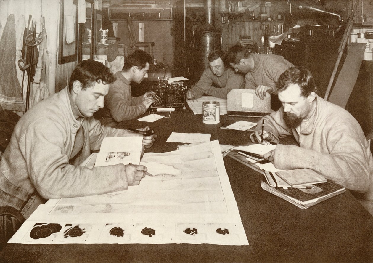Vinterarbete från vänster till höger - Debenham, Cherry-Garrard, Bowers, Evans, Taylor, c1911, 1913 av Herbert Ponting