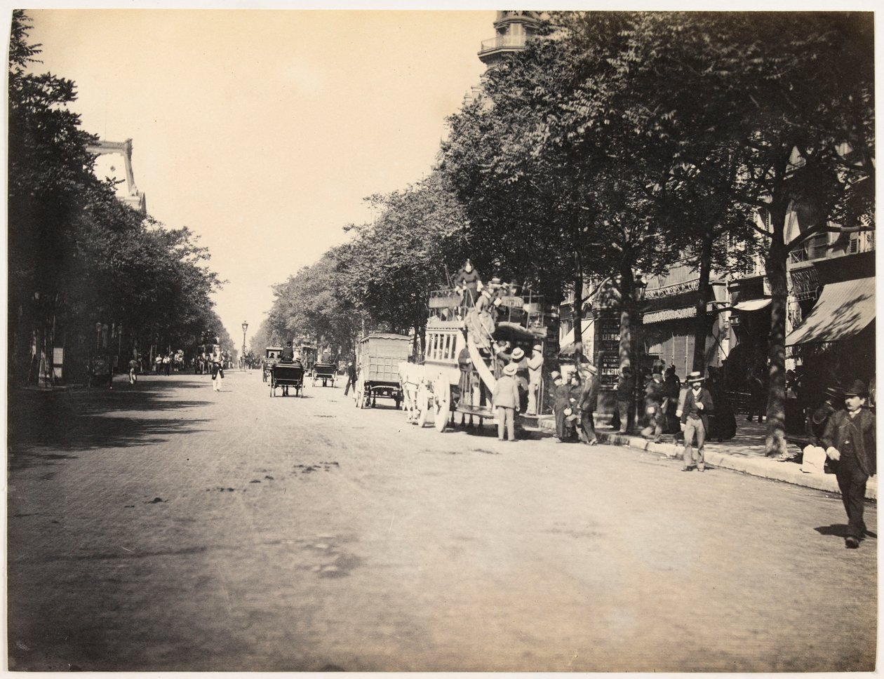 Omnibus på en boulevard i Paris, ca 1890 (s/v foto) av Hippolyte Blancard