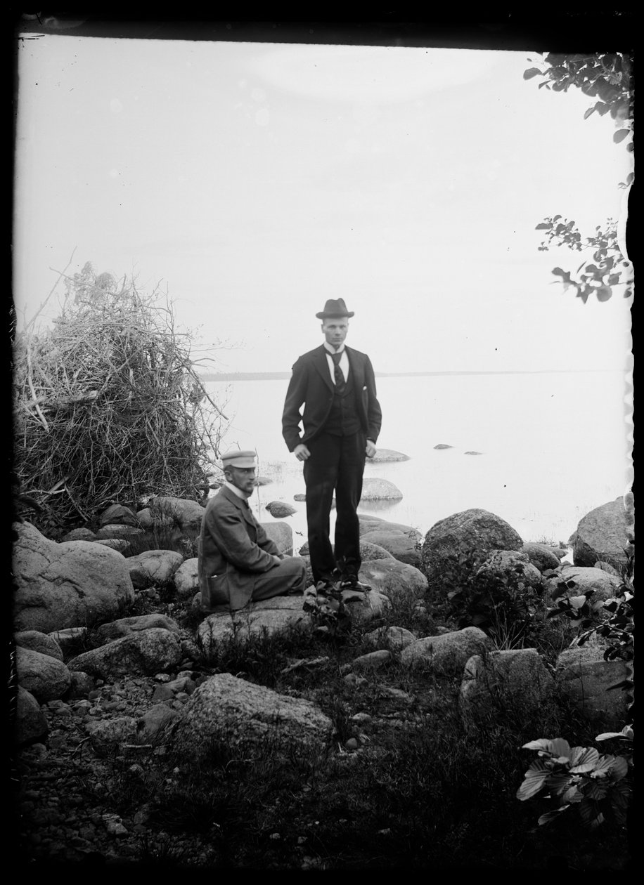 Johannes Andersin och Magnus Adrian Gadd på Midsommarfesten av Hugo Simberg