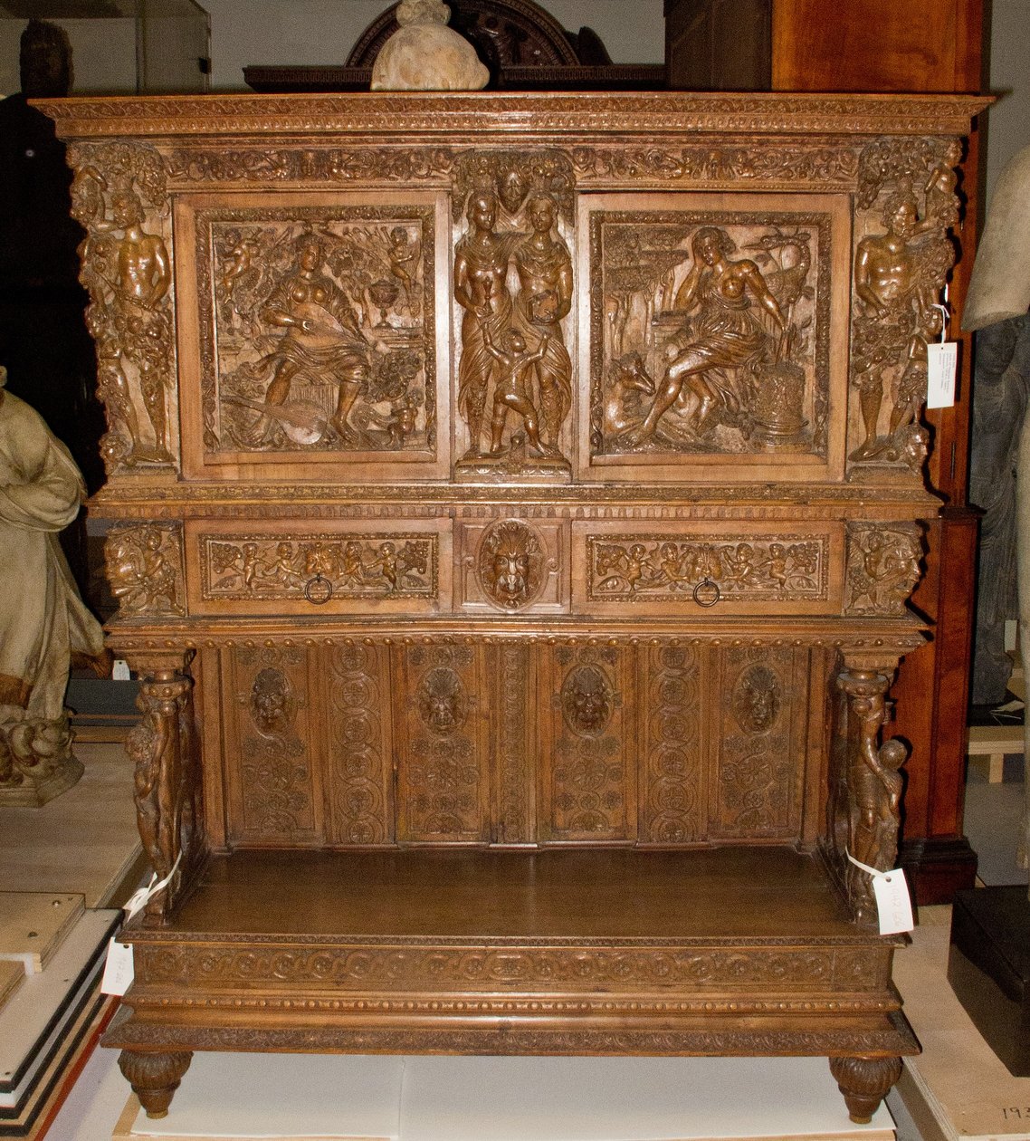 Dressoir, mitten av 1500-talet. av Hugues Sambin