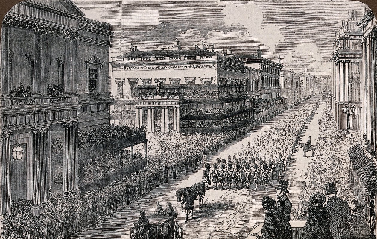 Den avlidne hertigen av Wellingtons begravning - processionen i Pall-Mall, 1852 S3 V0042000 V0042526 av Illustrated London News
