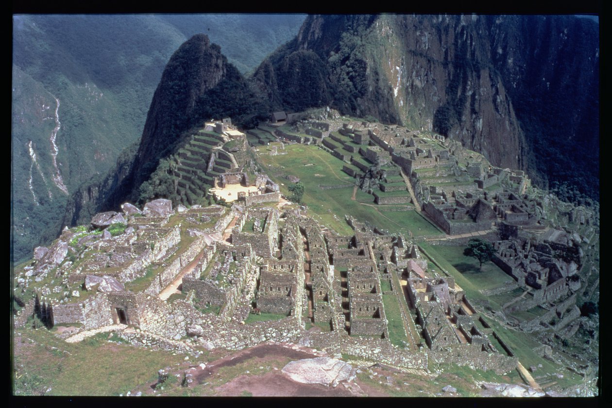 Översikt över citadellet vid Machu Picchu av Incan