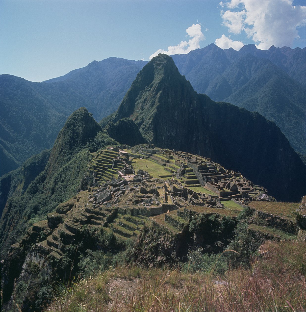 Utsikt över citadellet i Machu Picchu av Incan
