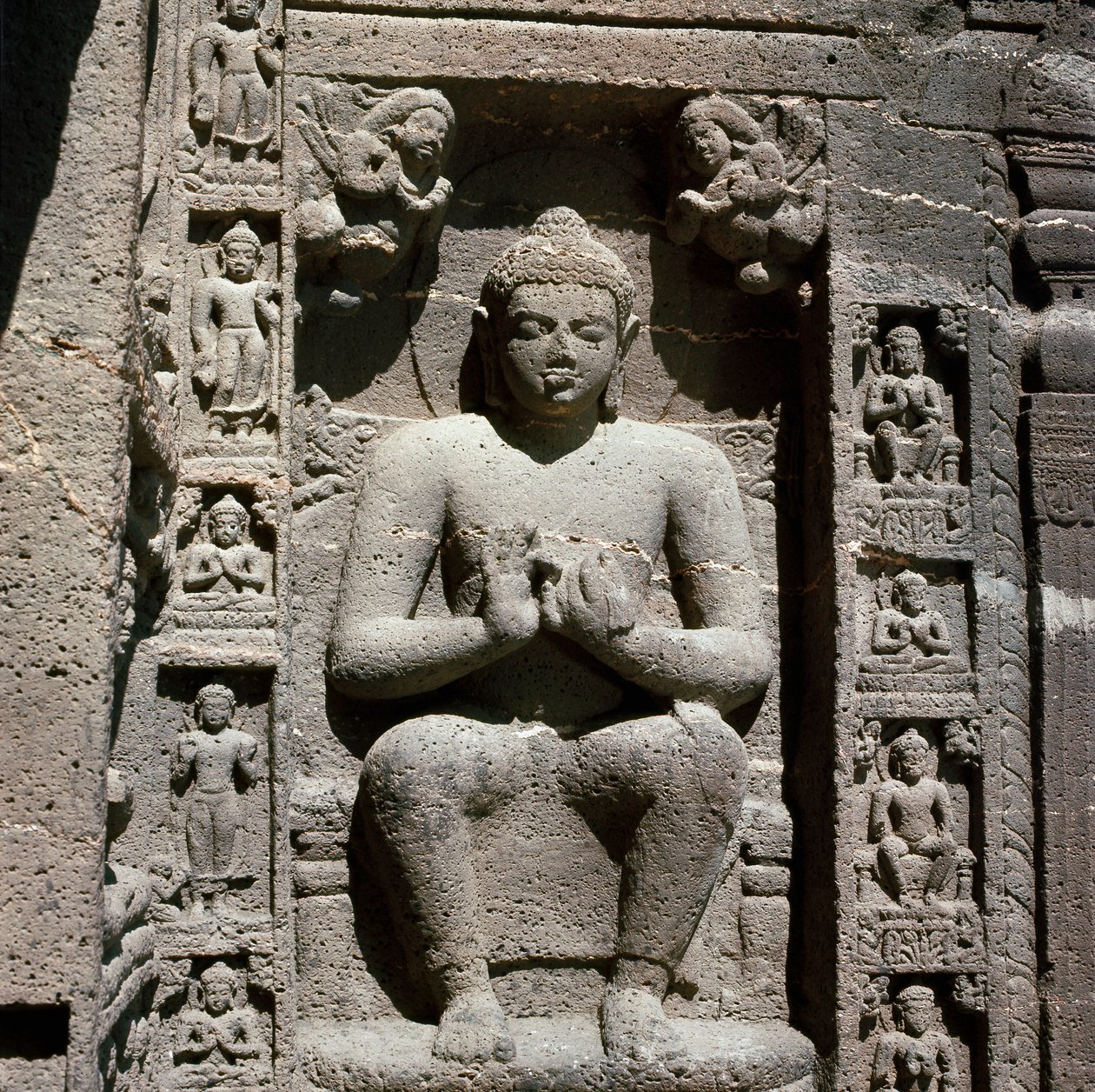 Buddha, snidad staty i grotta 19 av Indian School