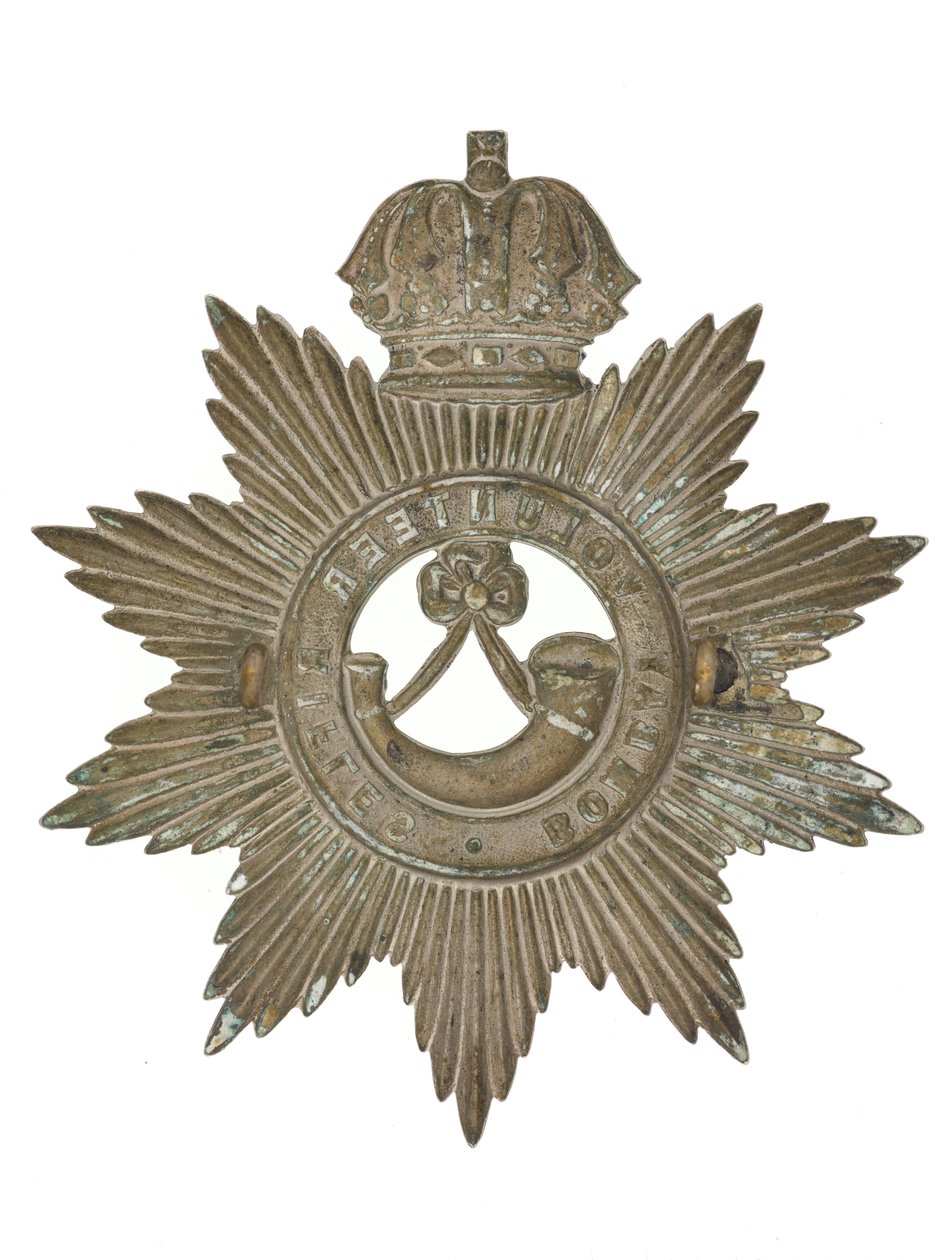 Hjälmmärke, Bombay Volunteer Rifles, 1877-1901 av Indian School