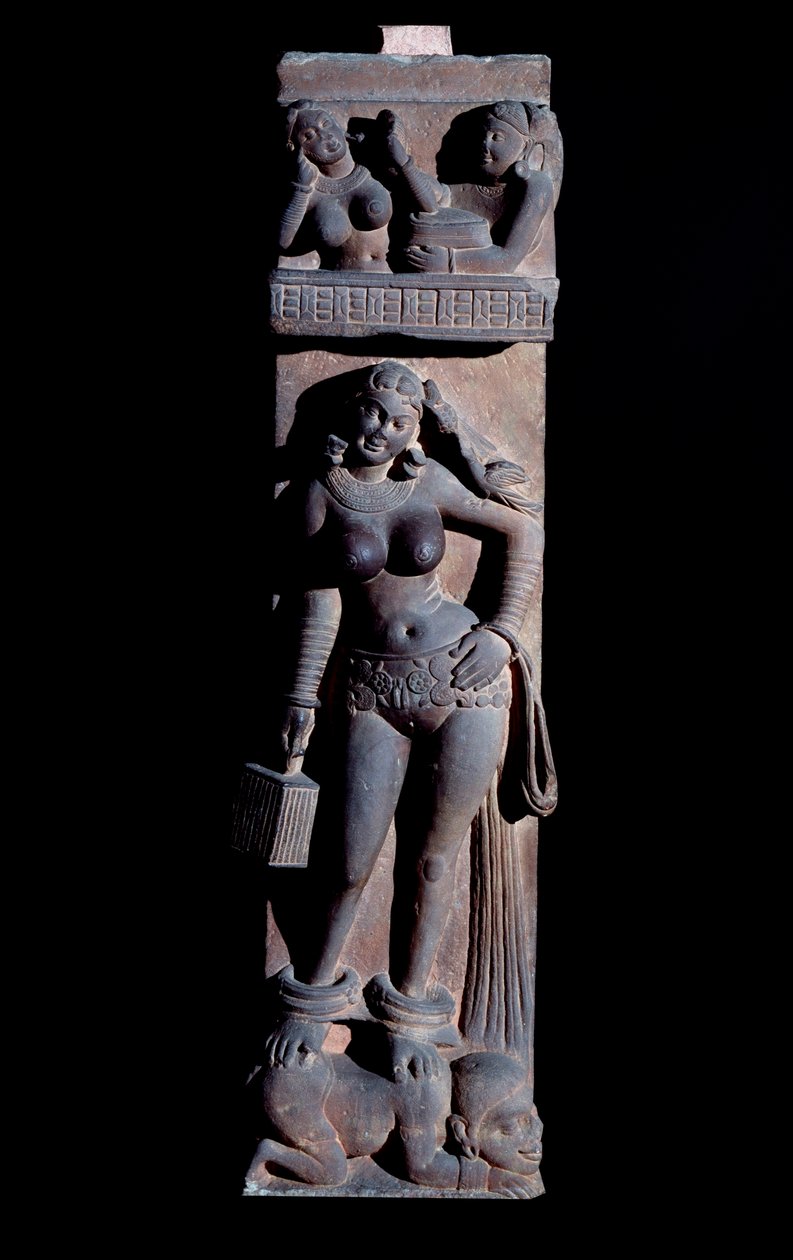 Hinduism: representation av en Yakshini (Yaksi) naturens ande, med en bur och en papegoja, hon står på en dvärg - (En Yaksi med en papegoja och en bur, hon står på en dvärg) Skulptur av Mathura, gres (Mathura skulptur , sandsten) 2:a århundradet (2:a århun av Indian School