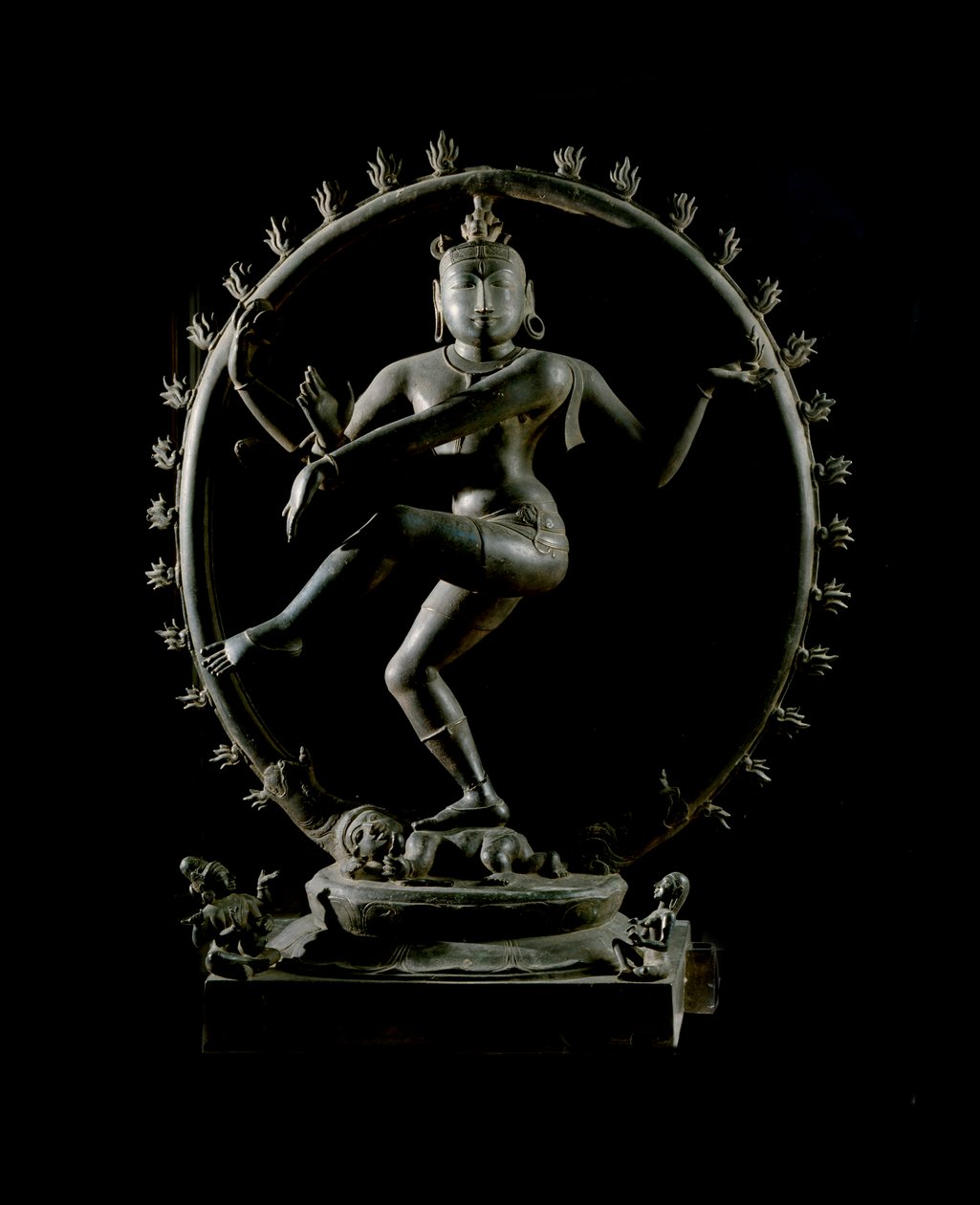 Hinduism: representation av guden Shiva Nataraja, dansens gud (Shiva Nataraja, dansens herre) Bronsskulptur 1100-talet (1100-talet) Kolkata, indiskt museum av Indian School