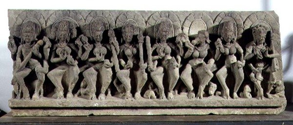 Överliggare som visar Siva och de sju modergudinnorna, Gurjara-Pratihara-dynastin, Allahabad (sten) av Indian School