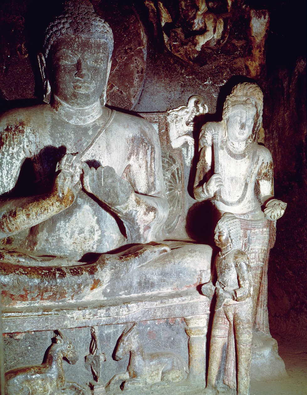 Sittande Buddha gör den första undervisningsgesten, från Caitya Hall of Cave 10 av Indian School