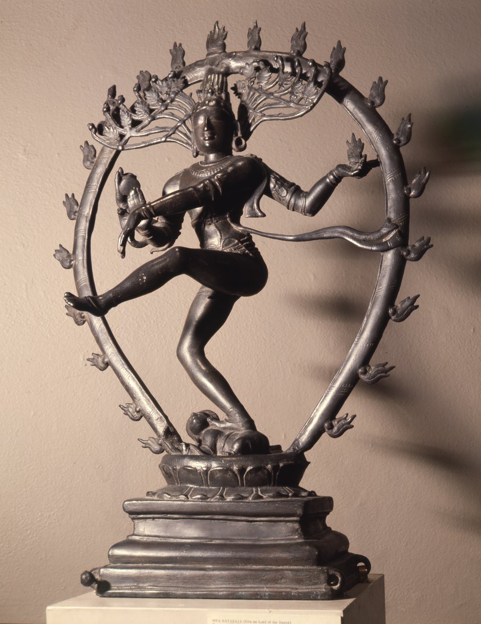 Shiva Nataraja som Dansens Herre, ca 846 (brons) av Indian School