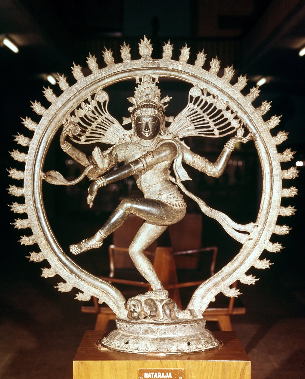 Shiv Nataraja, från Kankoduthavanitam, Tanjore (brons) av Indian School