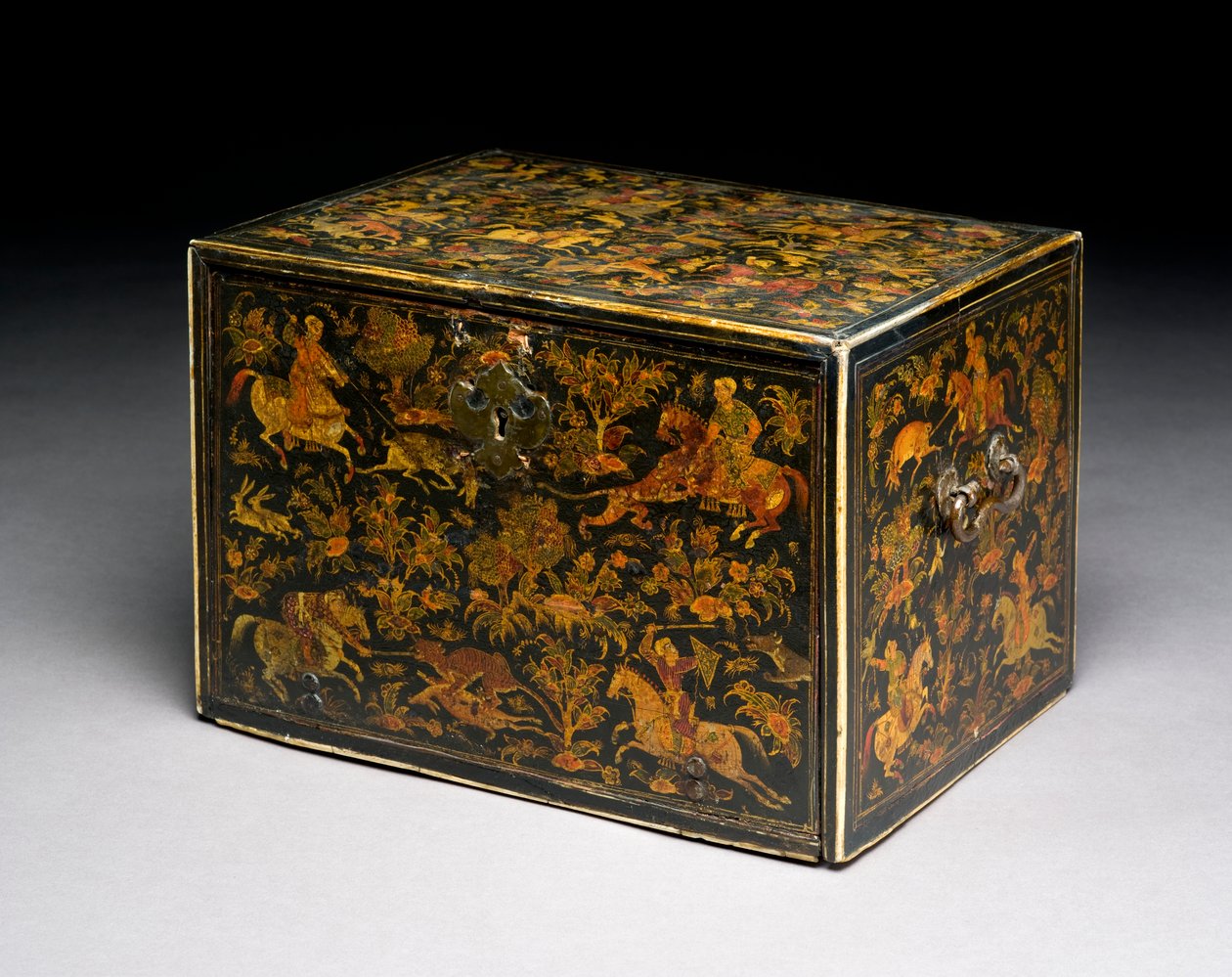 Skrivskåp föreställande adelsmän som jagar, 1600-talet (lackerat trä) (se 119073 för detaljer) av Indian School