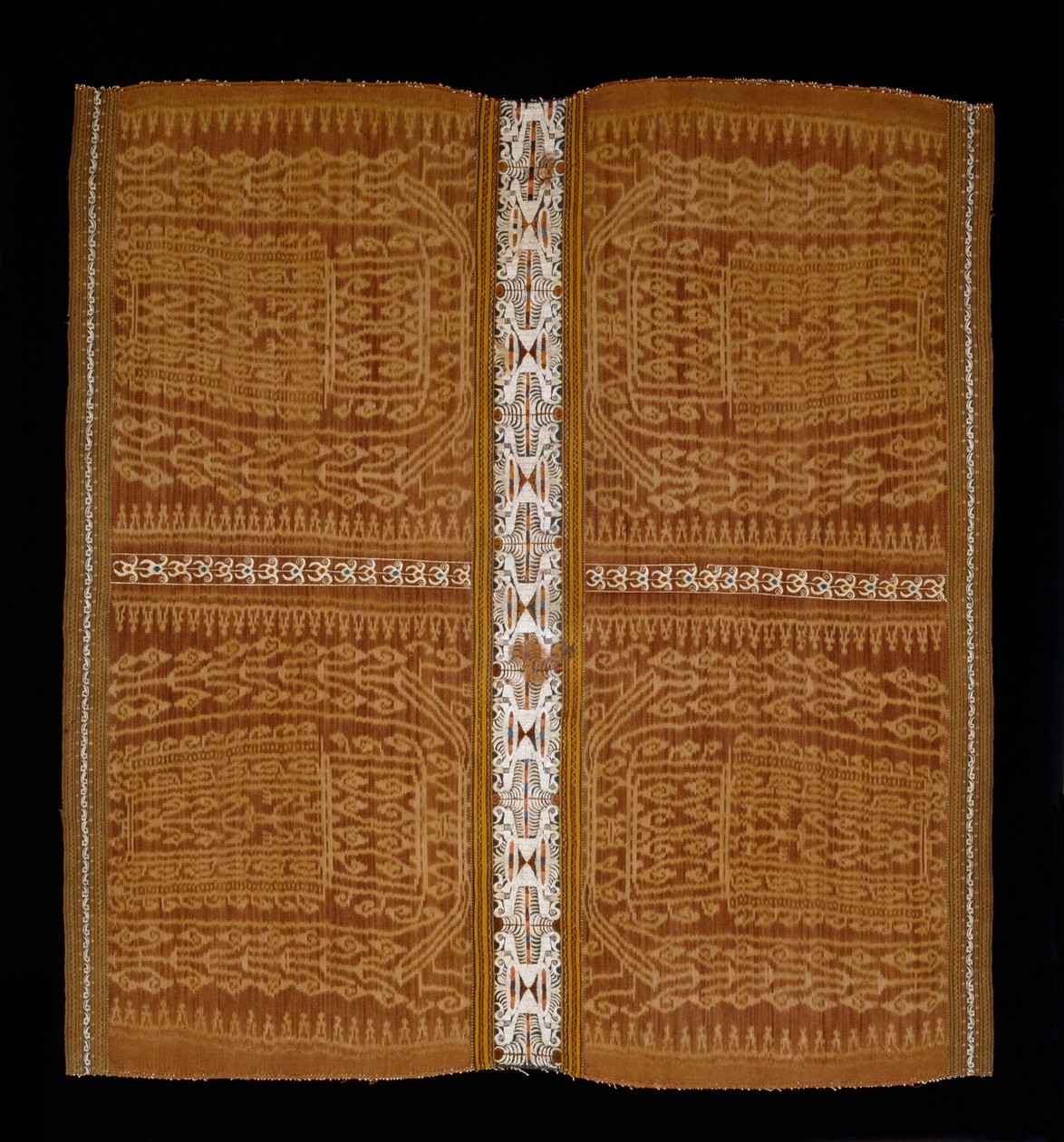 Ceremonikjol, Sumatra (silke och broderad bomull) av Indonesian School