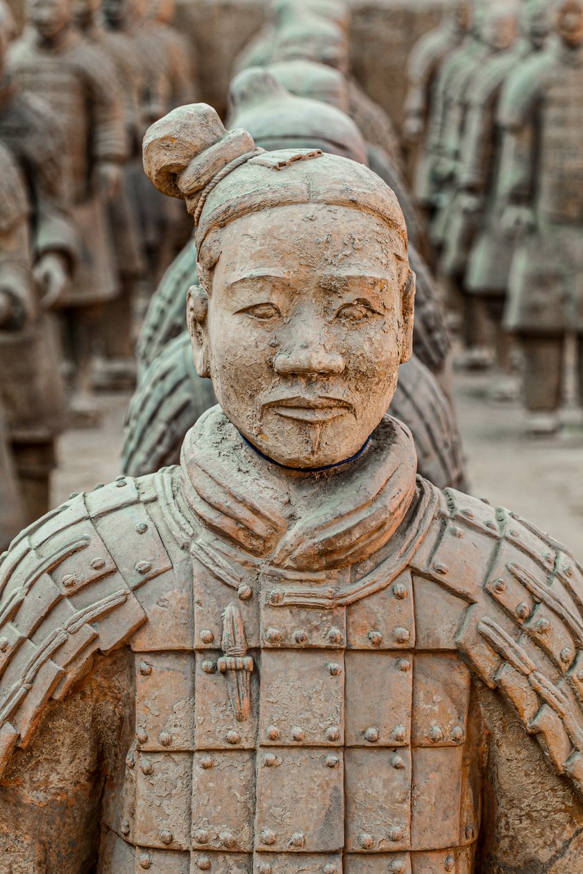 På Terra Cotta Warrior Museum, scener av de olika krigarna i Pit 1-området, 2009 (foto) av Ira Block