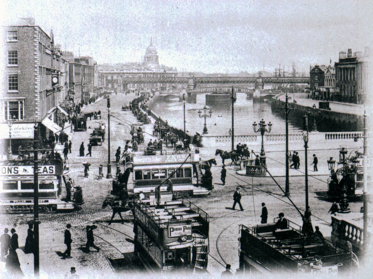 O Connell Bridge och floden Liffey, Dublin, c.1900 av Irish Photographer