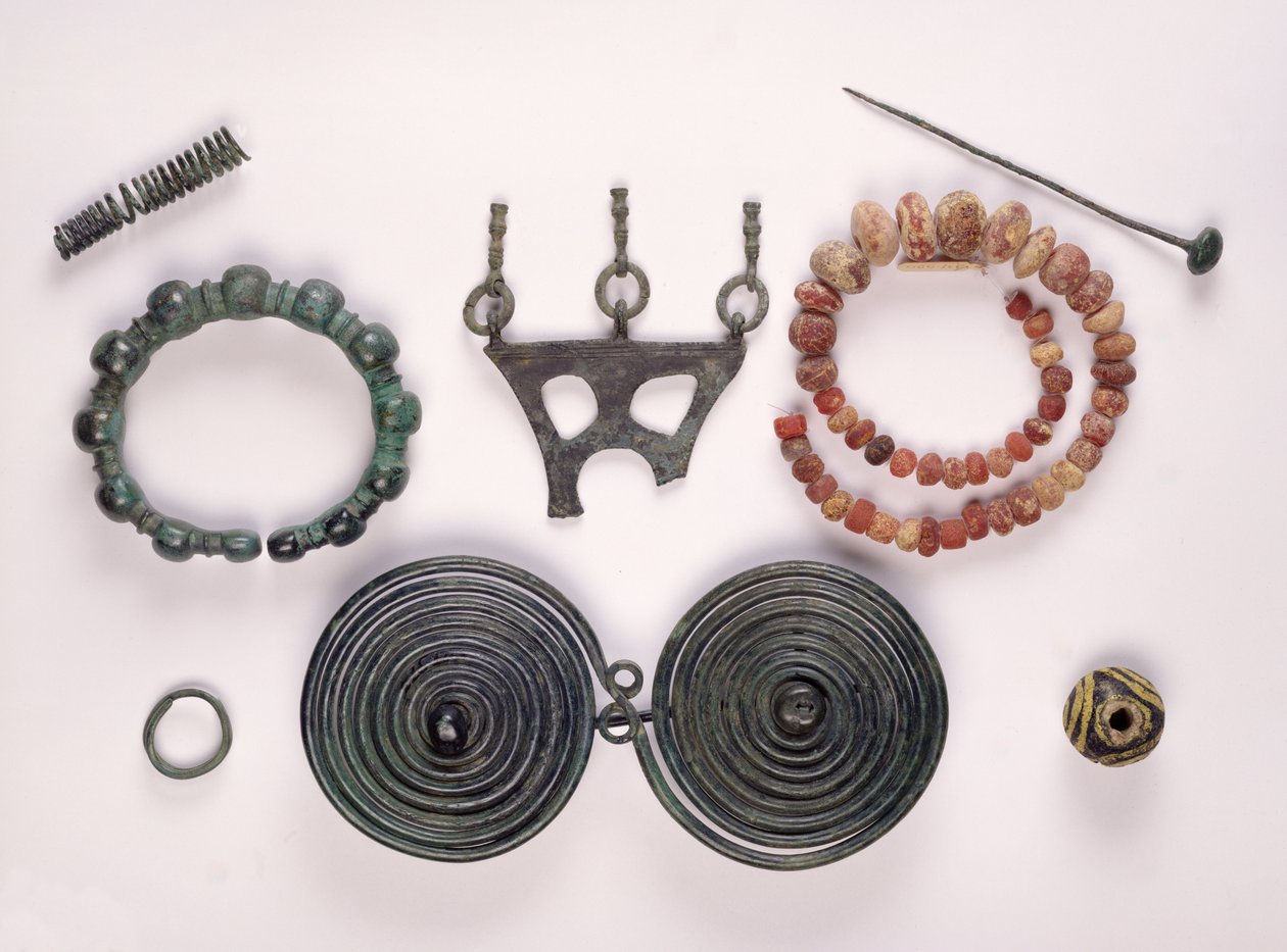 Smycken hittades i en kvinnograv i Hallstatt, Celtic av Iron Age