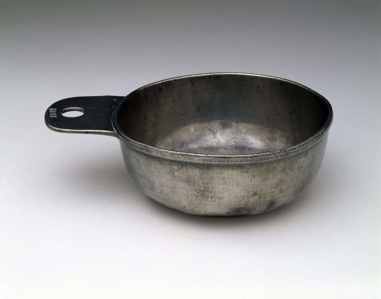 Porringer, c. 1770-1807 (tenn) av Isaac (attr.to) Jackson