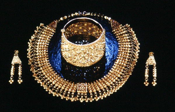 Yemeni Halsband, armband och örhängen (guld) av Islamic School