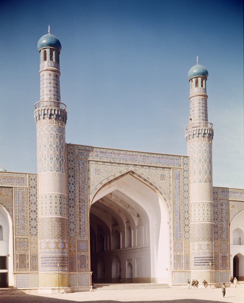 Masjid-i Jami eller fredagsmoskén, grundad 1200, återuppbyggd 1498 av Islamic School