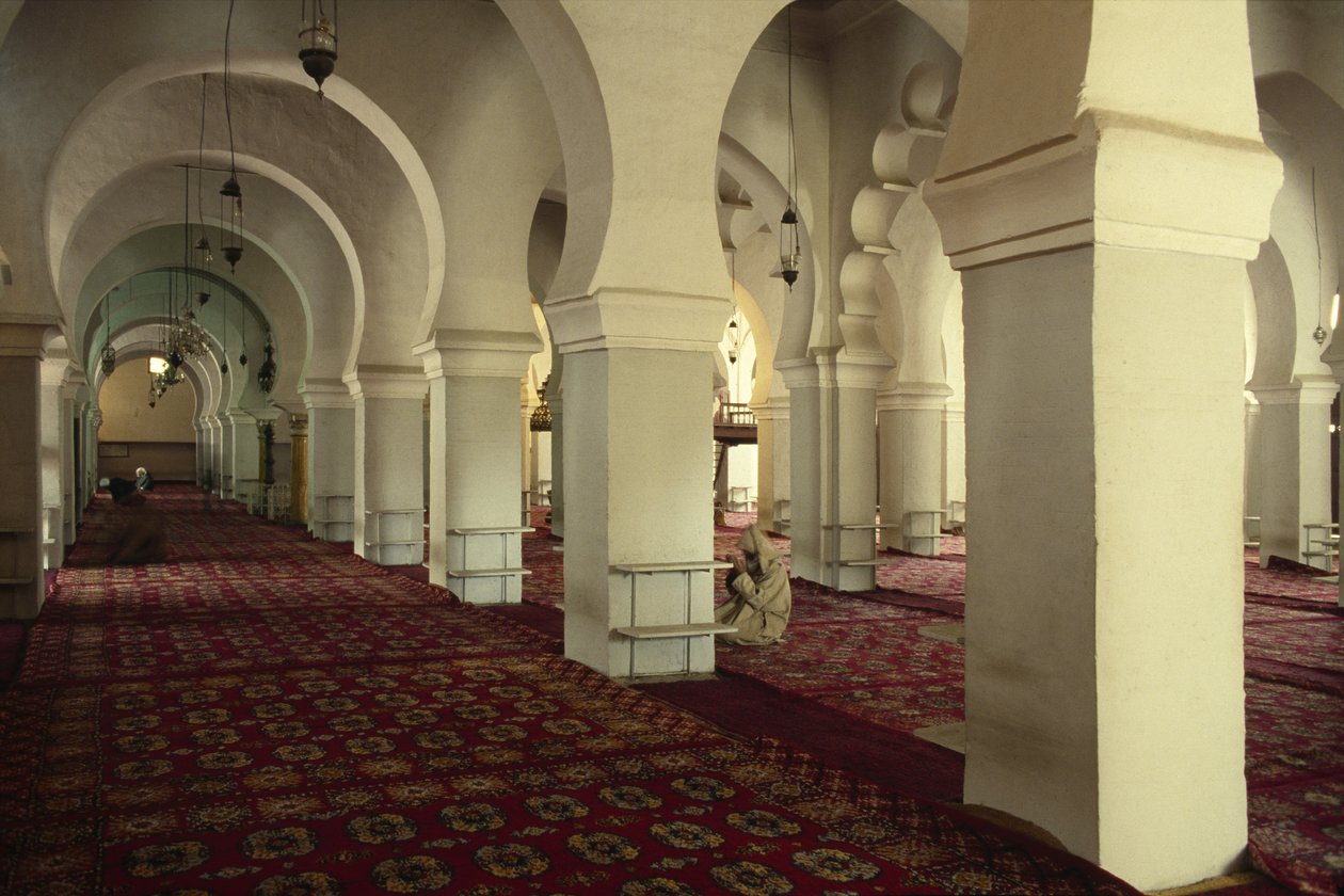 Den stora moskéns bönesal av Islamic School