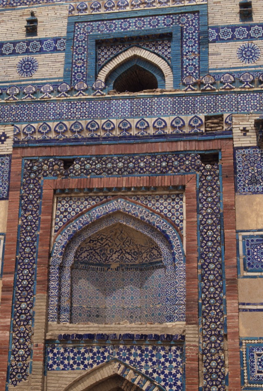 Kakelplattor på ingångsporten till mausoleet av Bibi Jawindi (d.1403) rest 1494 av Islamic School