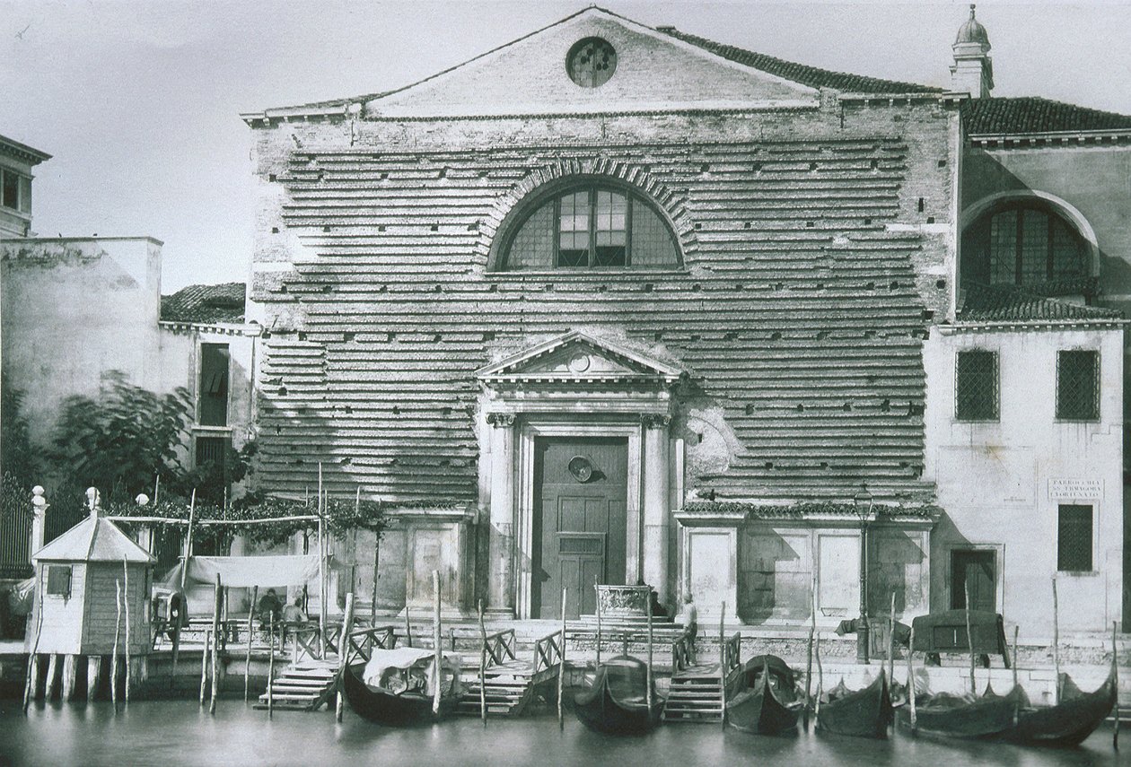 Utsikt över kyrkan San Marcuola av Italian Photographer