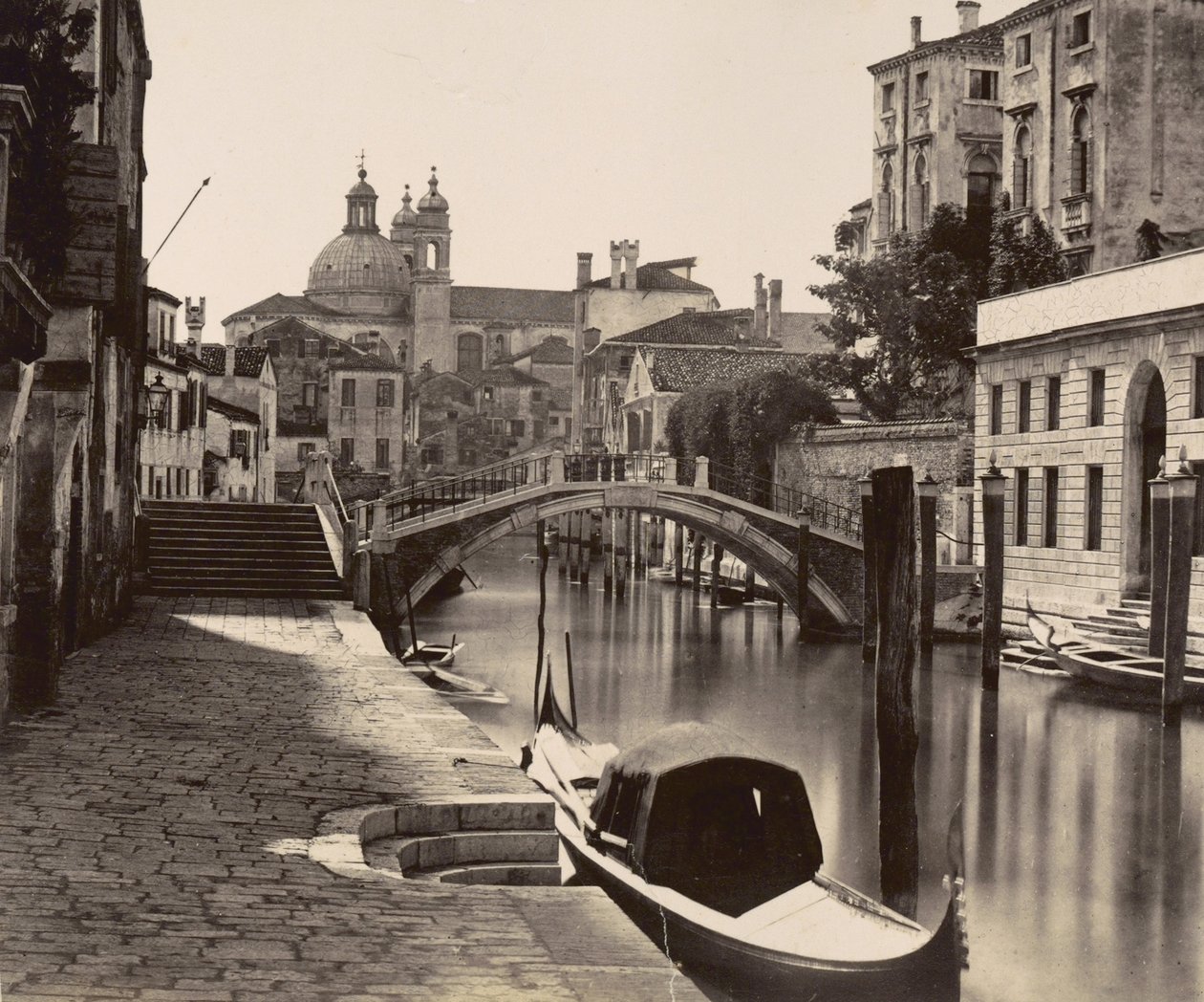 Bro över Rio Ognissanti i Venedig, c.1875 av Italian Photographer