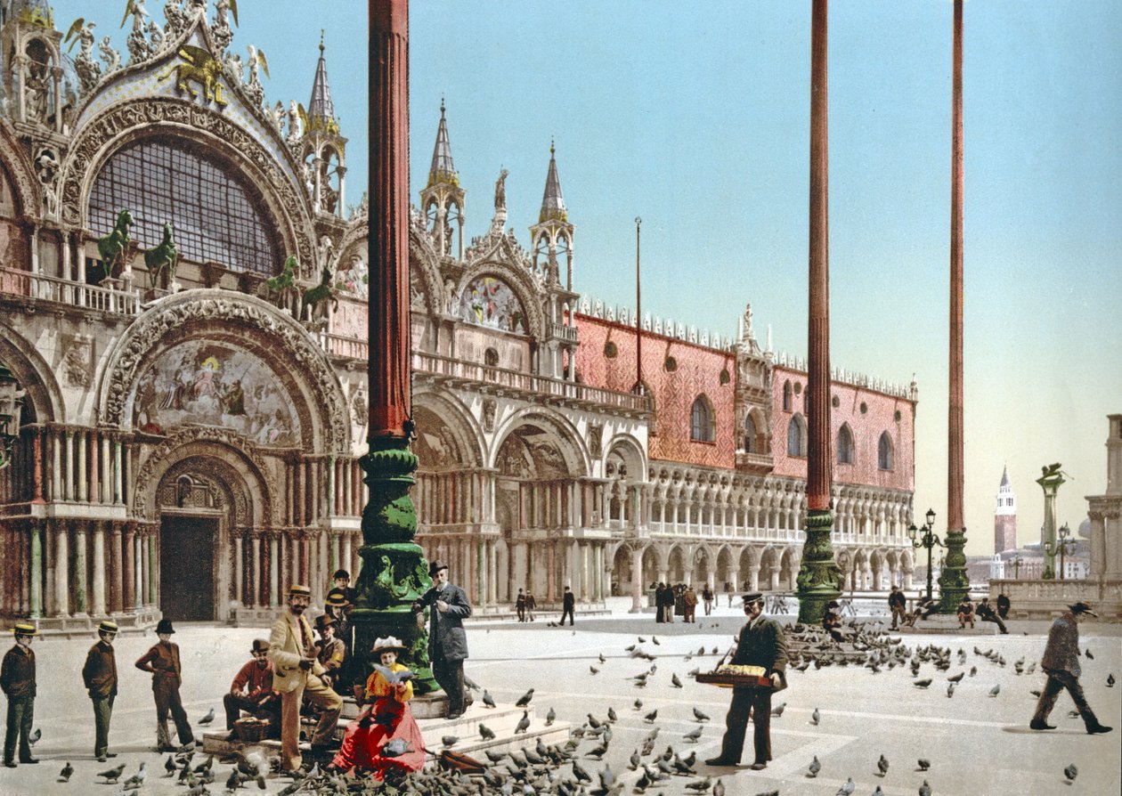 Mata duvorna på Markusplatsen, Venedig, ca 1900 av Italian Photographer