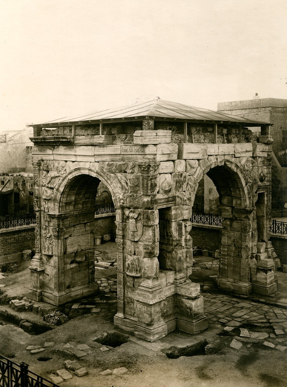 Marcus Aurelius-bågen efter restaureringarna, Tripoli, Libyen av Italian Photographer
