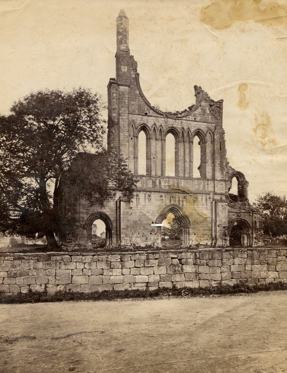 Ruinerna av Byland Abbey, sett från nordväst, Storbritannien, cirka 1890 av Italian Photographer