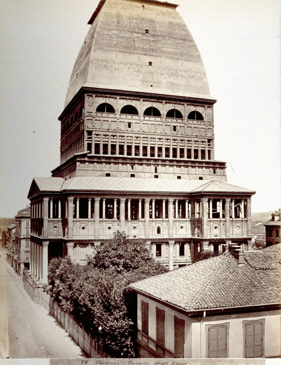 Utsikt över den Antonellianska mullvaden i Turin, c.1878 av Italian Photographer