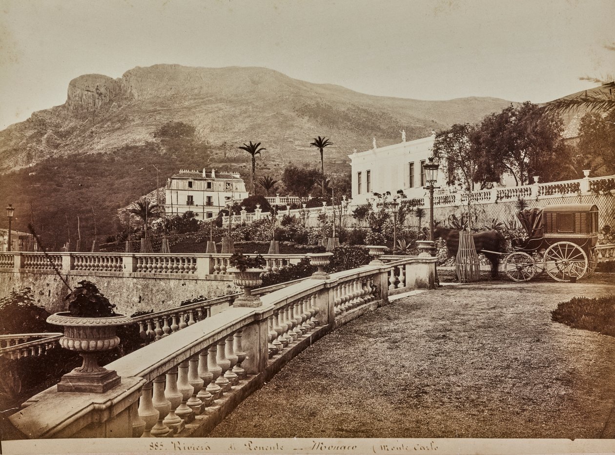 Villa med terrasserad trädgård i Monte Carlo i Monaco av Italian Photographer