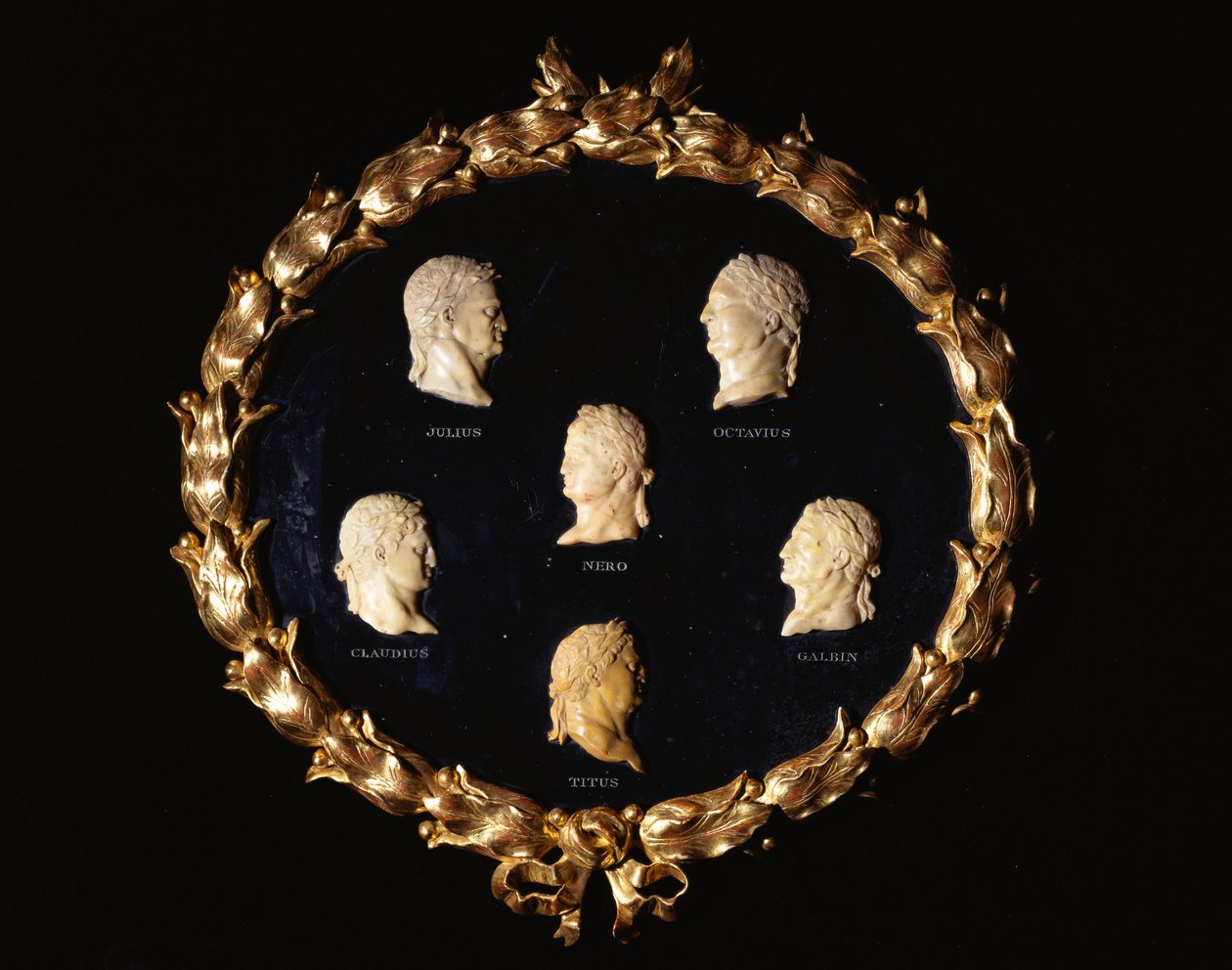 En uppsättning av sex reliefprofiler i italiensk Siena-marmor av romerska kejsare, inskurna med namnen Octavius, Galbin, Titus, Claudius, Julius och Nero av Italian School