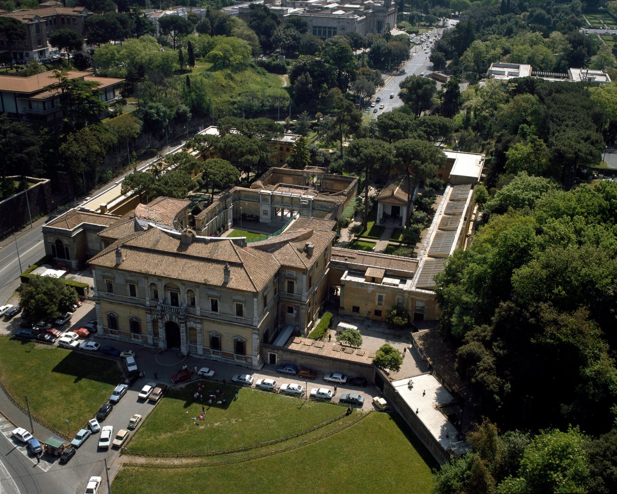 Luftsikt av Villa Giulia i Rom, Italien av Italian School
