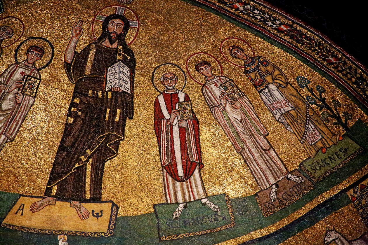 Apsid med Kristus, helgon och påven Gregorius IV (mosaik) av Italian School