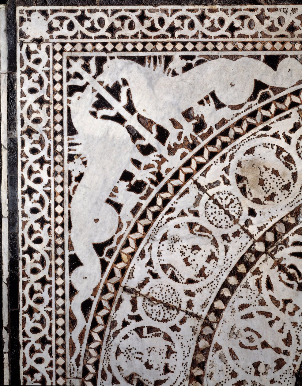 Detalj från det ursprungliga marmorgolvet 1000-1200-talet av Italian School