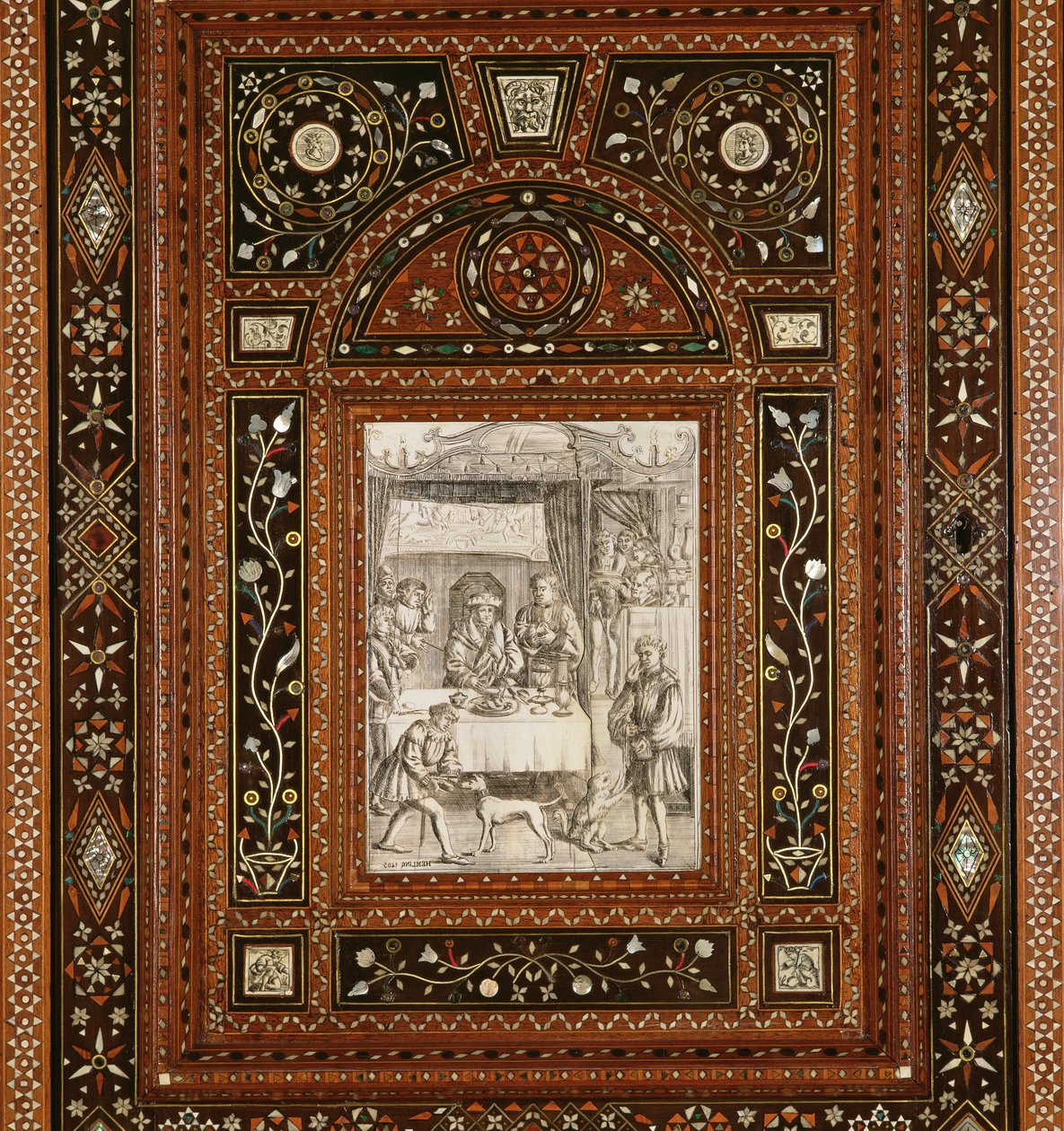 Detalj av en gravyr på elfenben, efter Memling (ca 1433-94), från ett skåp som gavs till Mary Queen of Scots (1542-87) och Francis II (1544-60) som bröllopsgåva (trä och inlagt elfenben) ( se 162449) av Italian School
