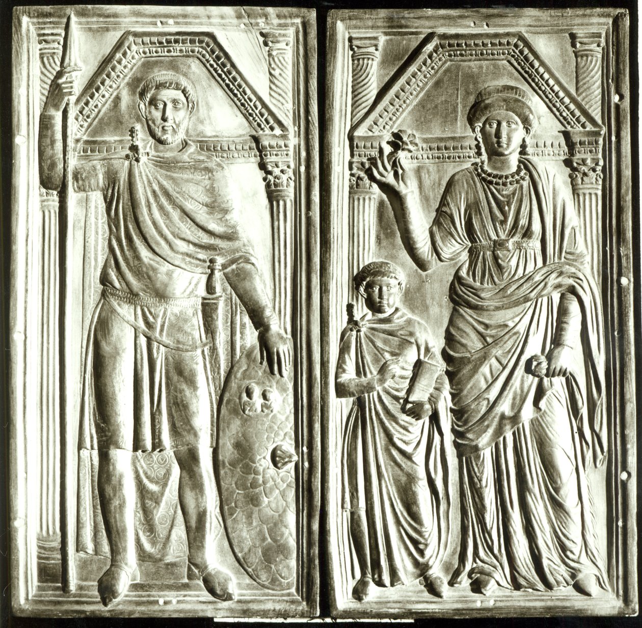 Diptyk föreställande Stilicho (ca 365-408), Serena och Eucharius av Italian School