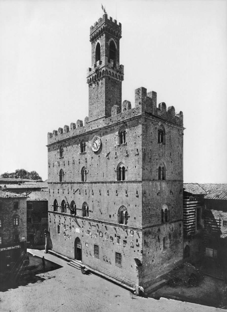 Exteriör vy av Palazzo dei Priori av Italian School