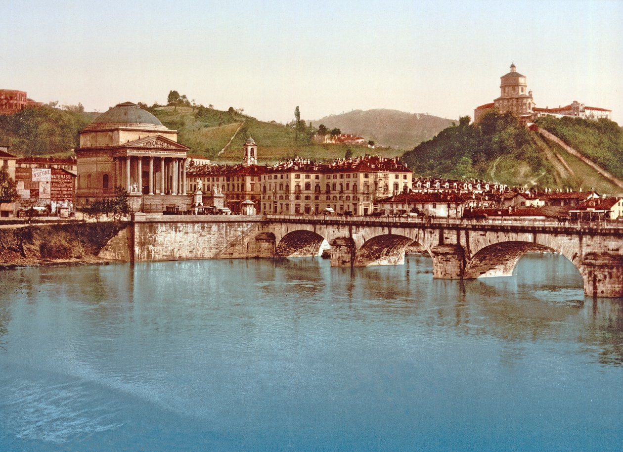 Gran Madre di Dio (förgrund) och Santa Maria di Monte dei Cappuccini, Turin, publicerade ca 1890 (litofärg) av Italian School