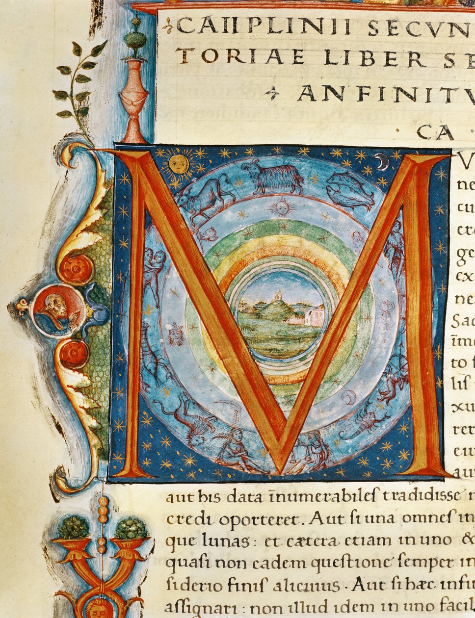 Historikert initial "M" som visar himlen och zodiakens tecken, från "Naturalis Historia" av Plinius den äldre (vellum) av Italian School